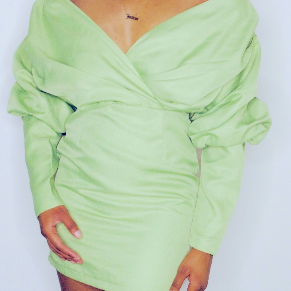 PrettyLittleThing green off the shoulder bodycon